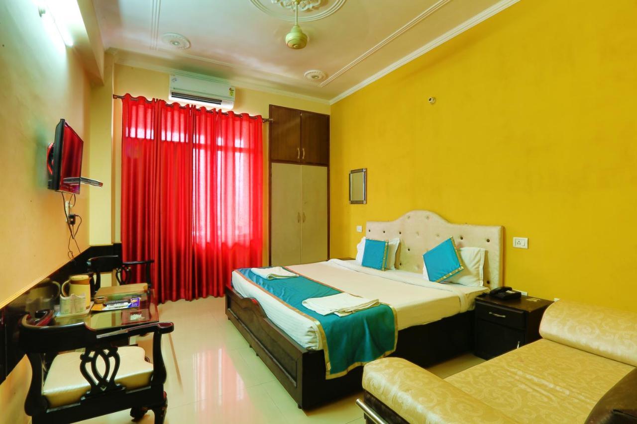 Hotel Paras Plaza Rishīkesh Dış mekan fotoğraf