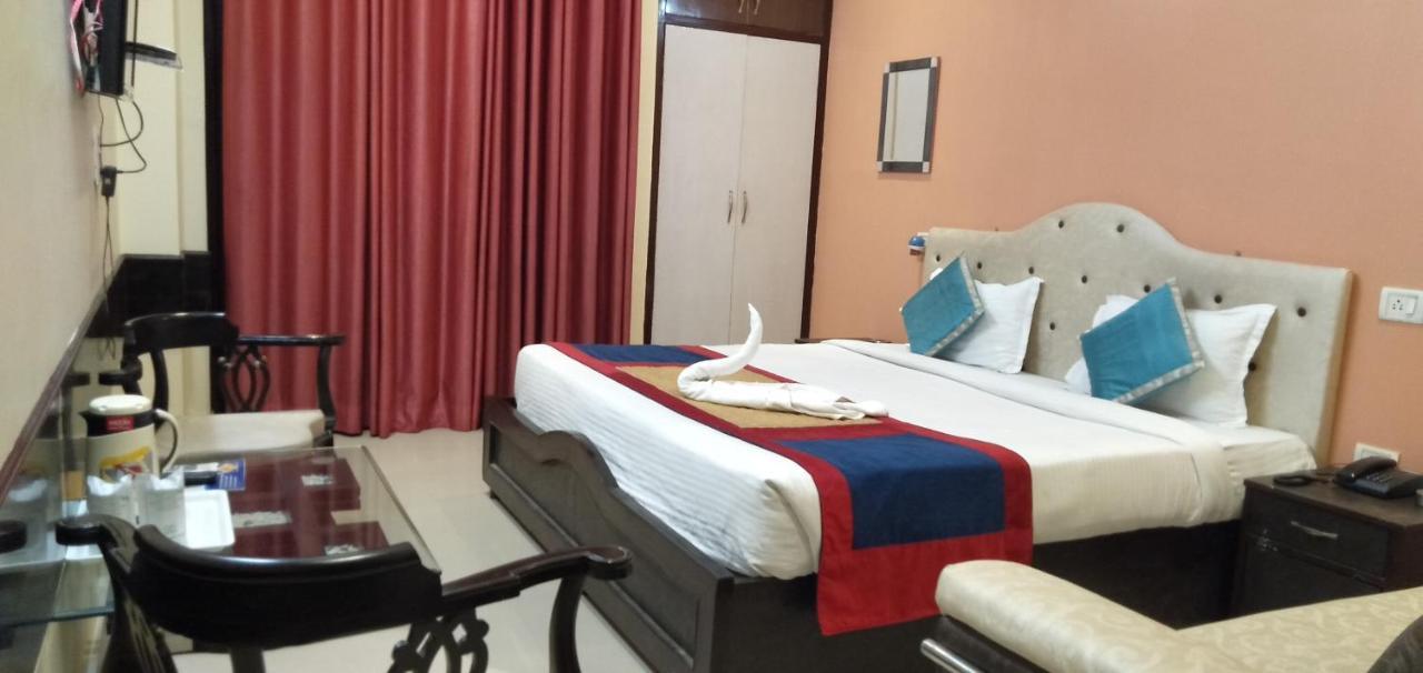 Hotel Paras Plaza Rishīkesh Dış mekan fotoğraf
