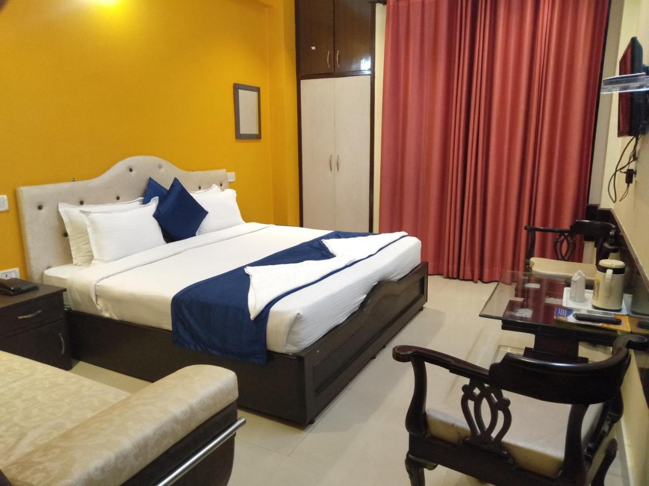 Hotel Paras Plaza Rishīkesh Dış mekan fotoğraf