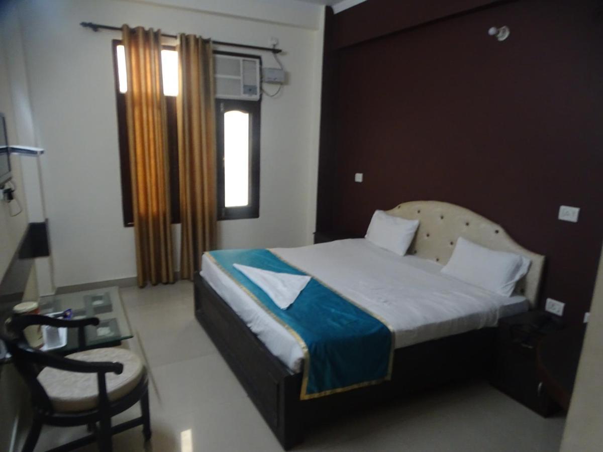 Hotel Paras Plaza Rishīkesh Dış mekan fotoğraf